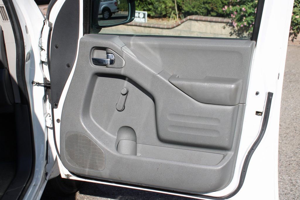 Used 2017 Nissan Frontier S image 31