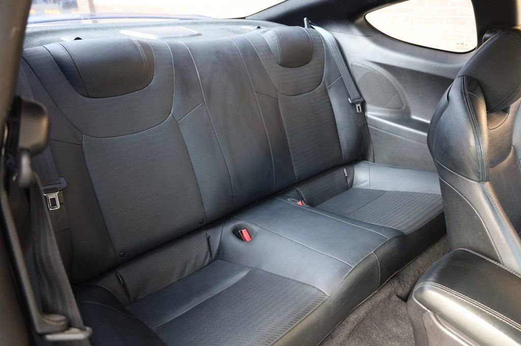 Used 2016 Hyundai Genesis Coupe 3.8 image 23
