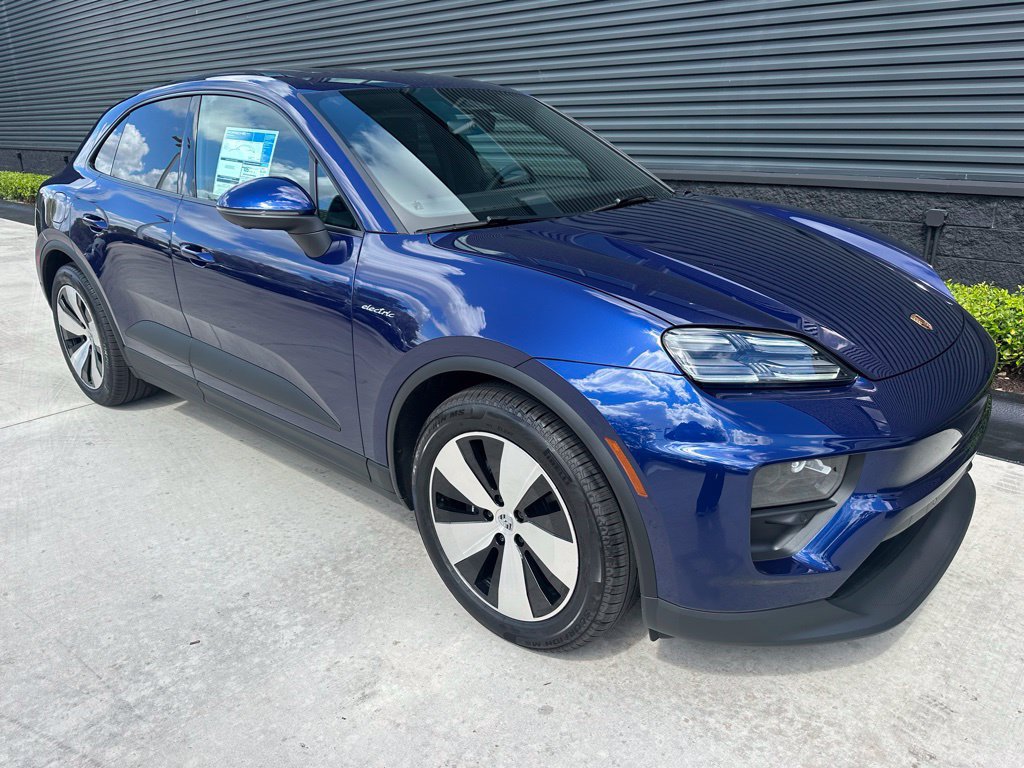 Used 2026 Porsche Macan Electric RWD image 11