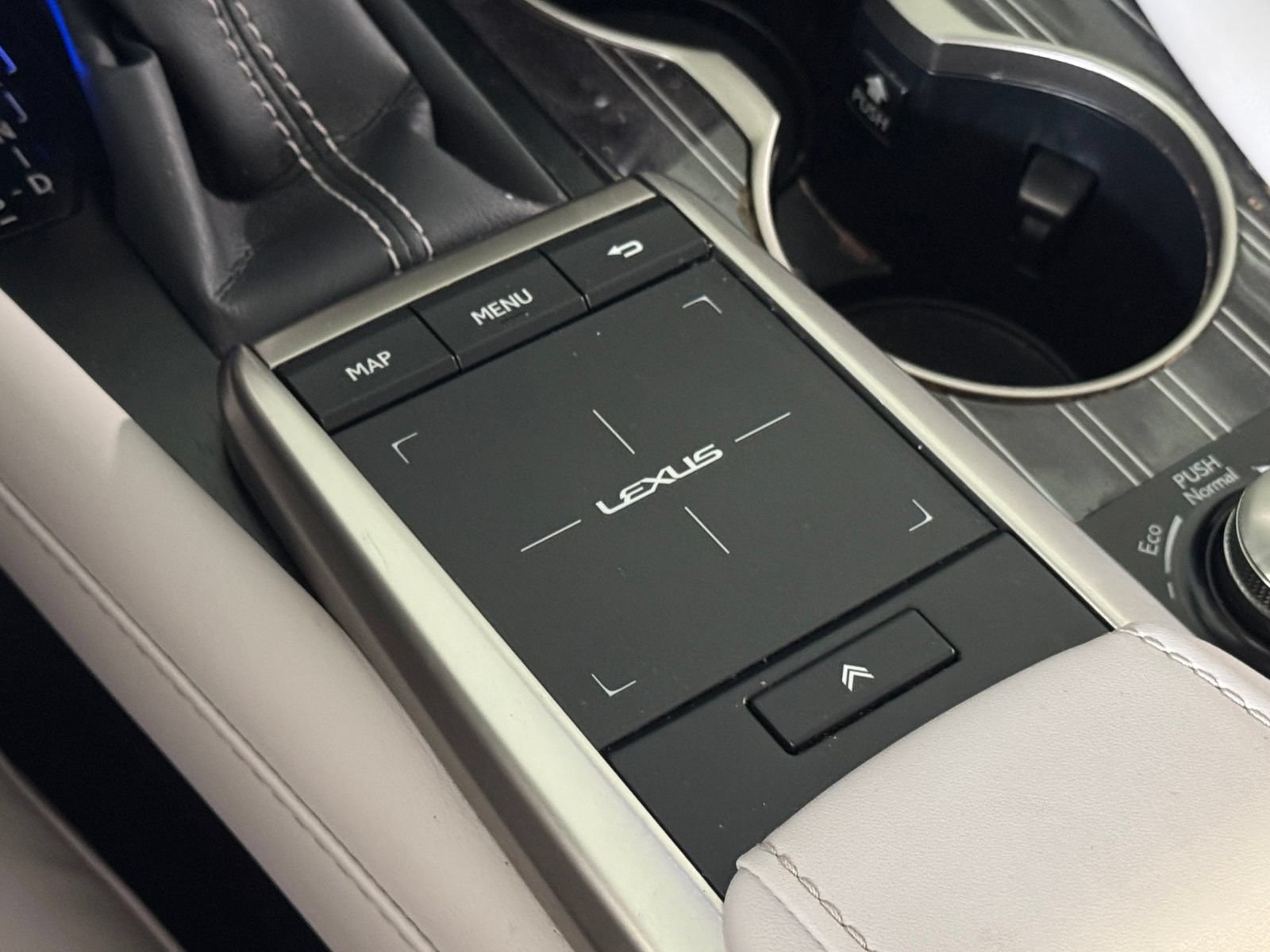 Used 2022 Lexus RX 450hL Luxury w/ Cold Area Package (CT) AWD/4WD image 27