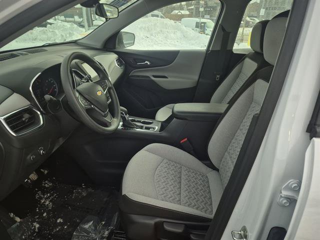 Used 2024 Chevrolet Equinox LS w/ Driver Confidence II Package image 18