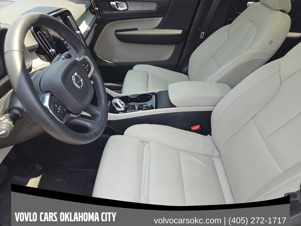 Certified 2023 Volvo XC40 B4 Plus w/ Driver Assist Package FWD image 15