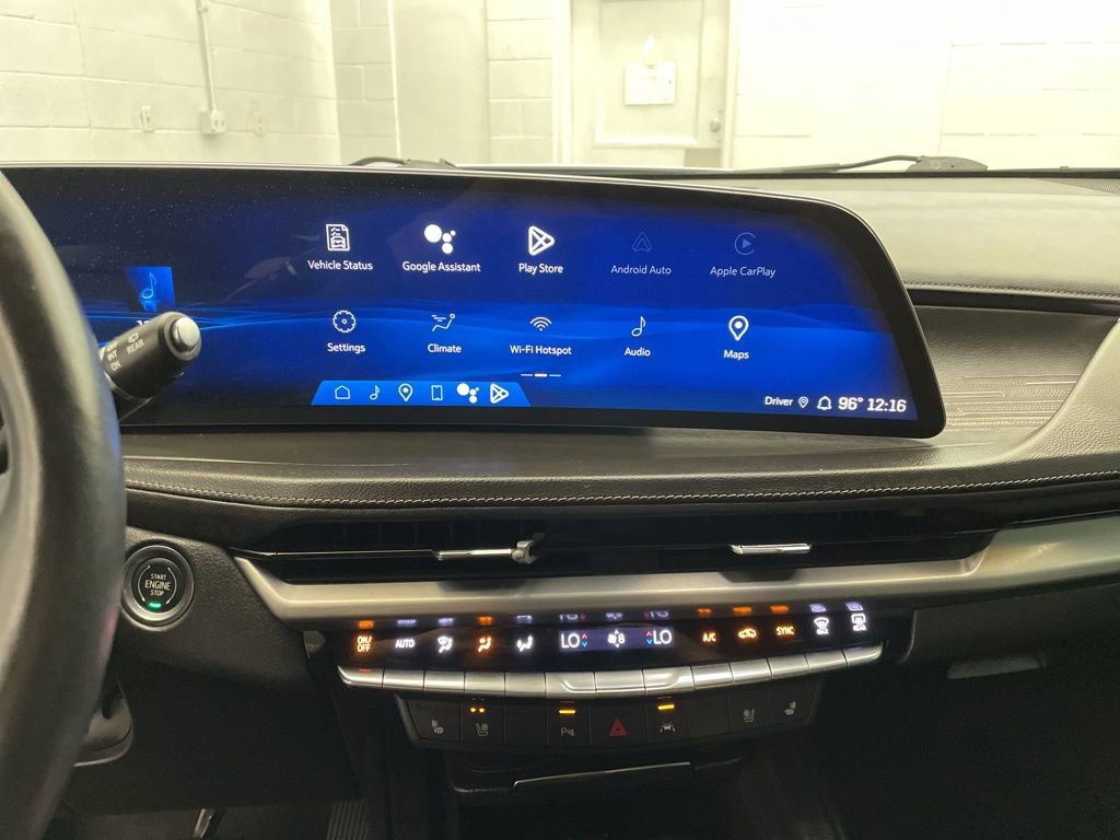 Used 2024 Cadillac XT4 Premium Luxury image 16