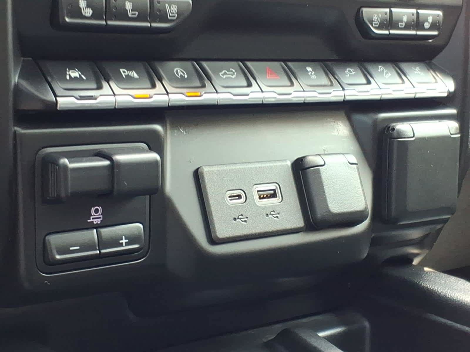 Certified 2019 GMC Sierra 1500 Denali w/ Technology Package AWD/4WD image 12