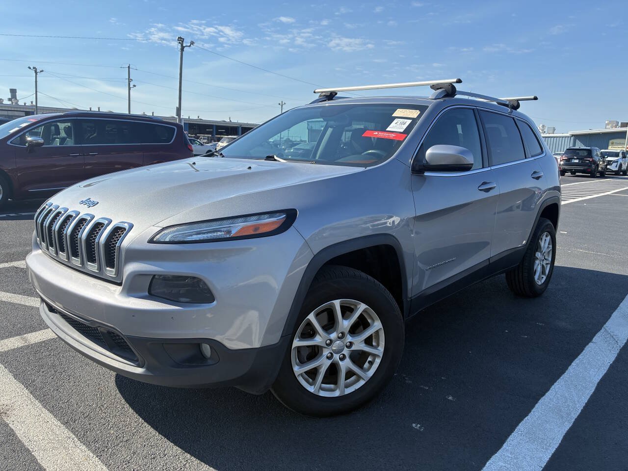 Used 2015 Jeep Cherokee Latitude w/ Cold Weather Group AWD/4WD image 2