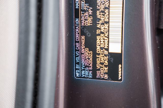 Used 2022 Volvo XC60 T8 Inscription w/ Advanced Package image 40