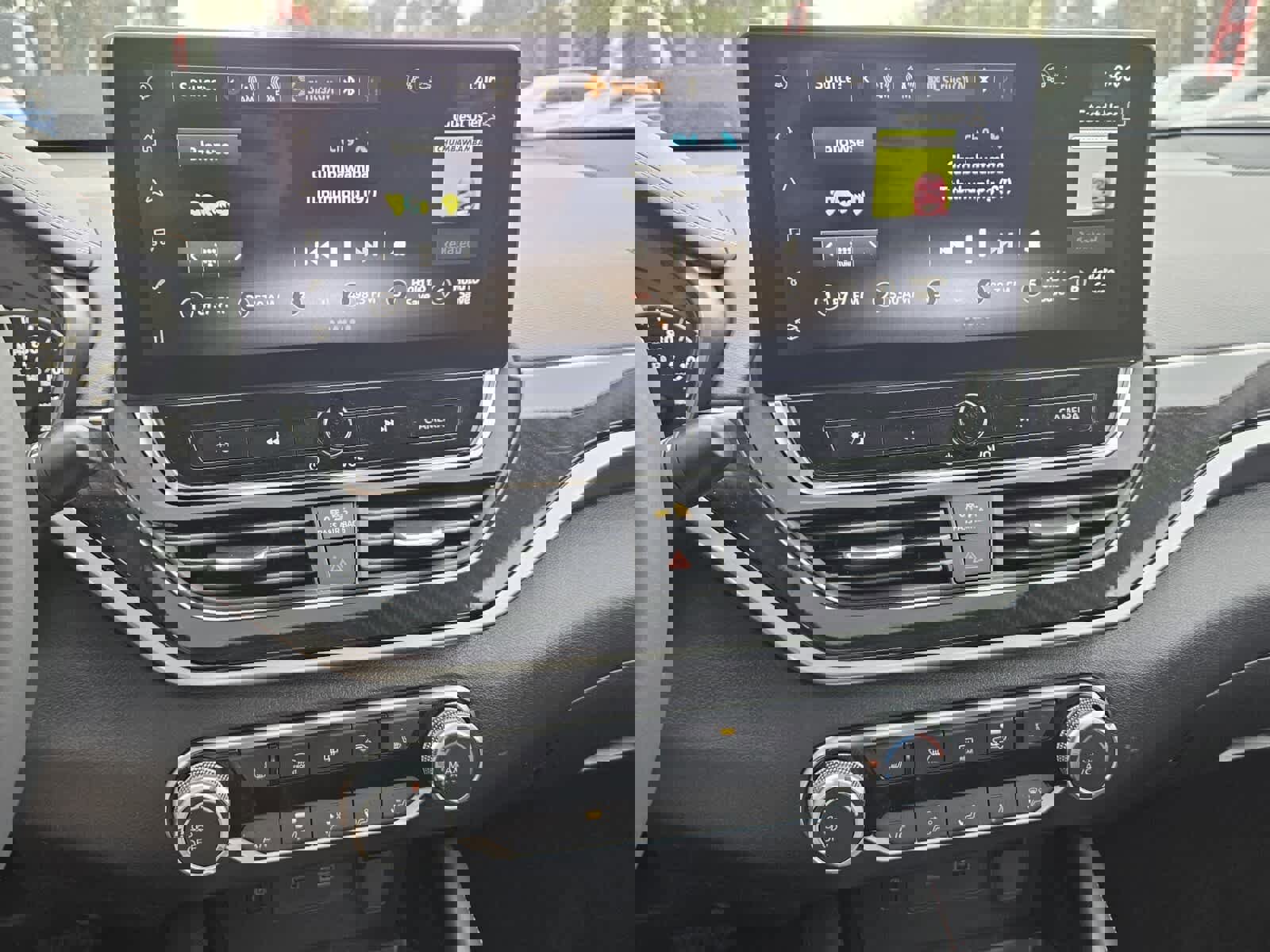 Used 2024 Nissan Altima 2.5 SR w/ SR Premium Package image 8