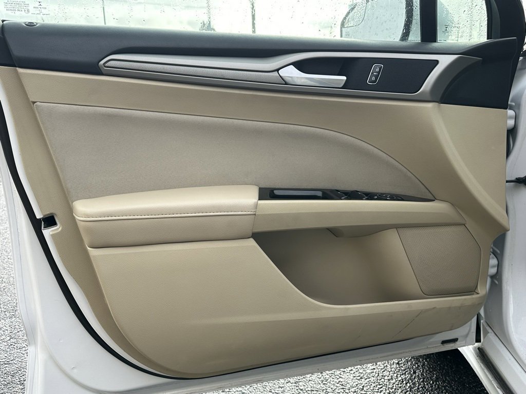 Used 2014 Ford Fusion SE image 10