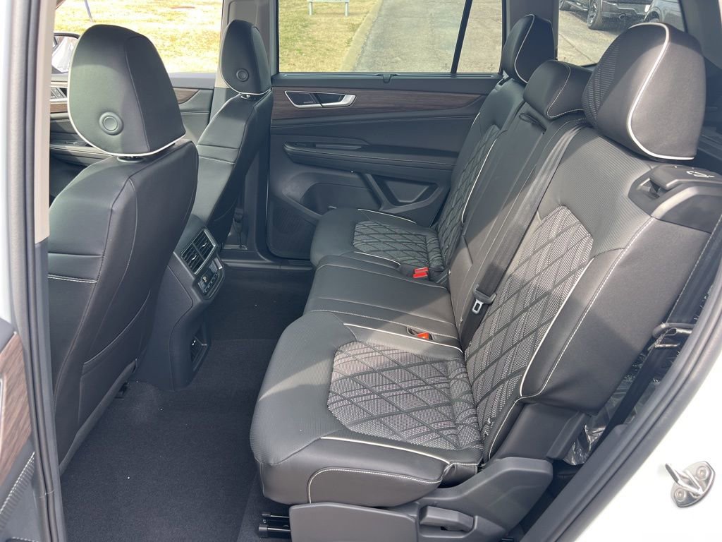 New 2026 Volkswagen Atlas SEL Premium R-Line image 24