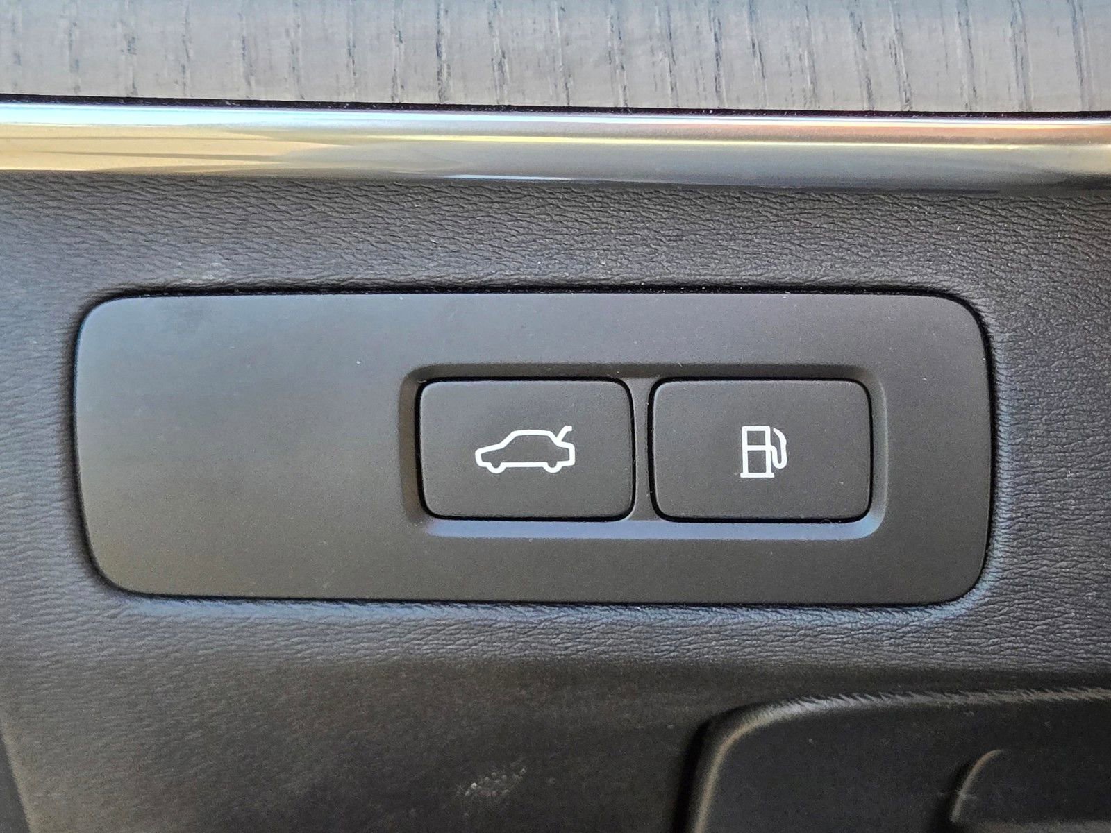 Certified 2025 Volvo XC90 T8 Ultra w/ Protection Package Premier image 23