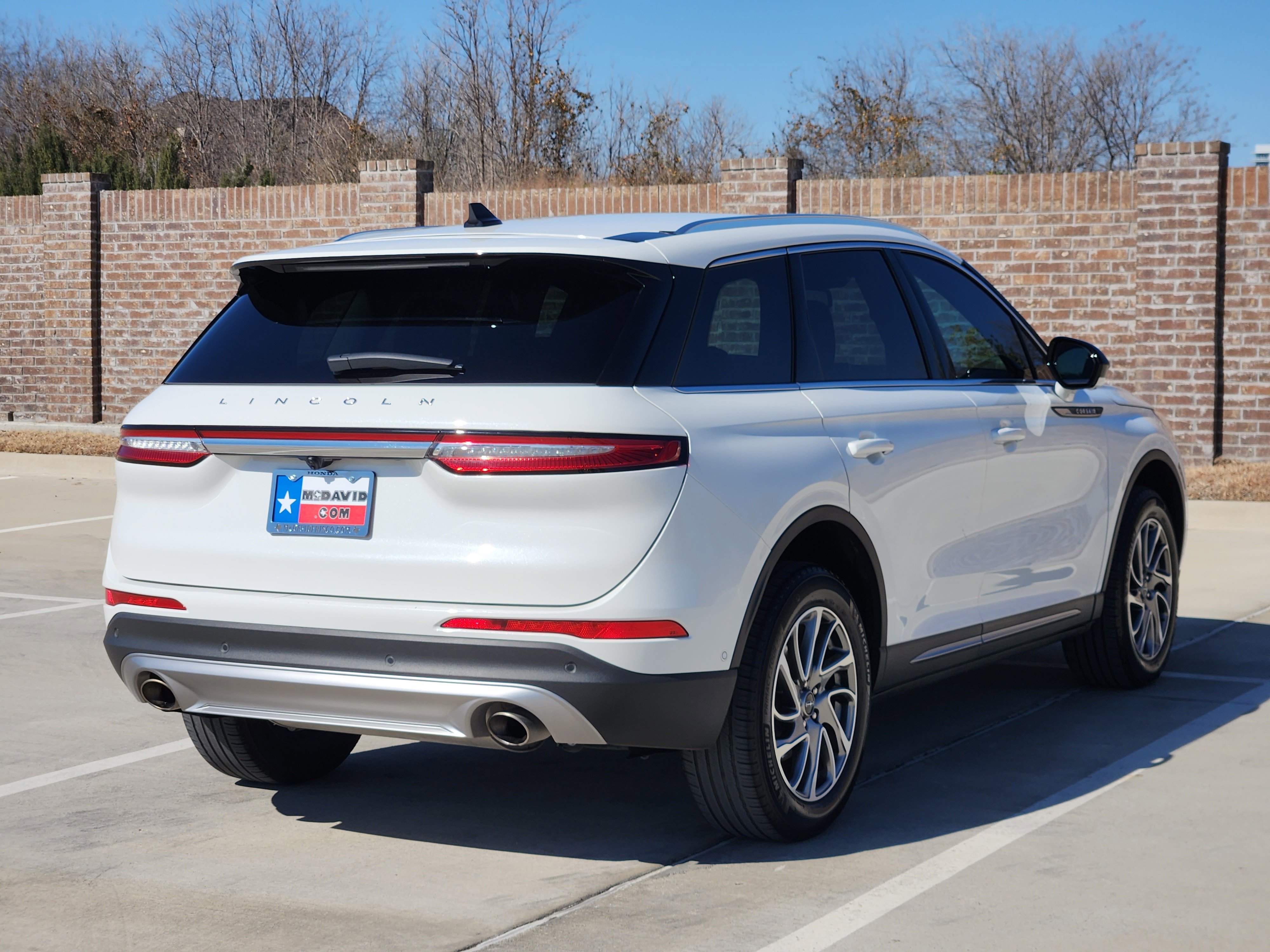 Used 2022 Lincoln Corsair AWD w/ Equipment Group 101A image 6