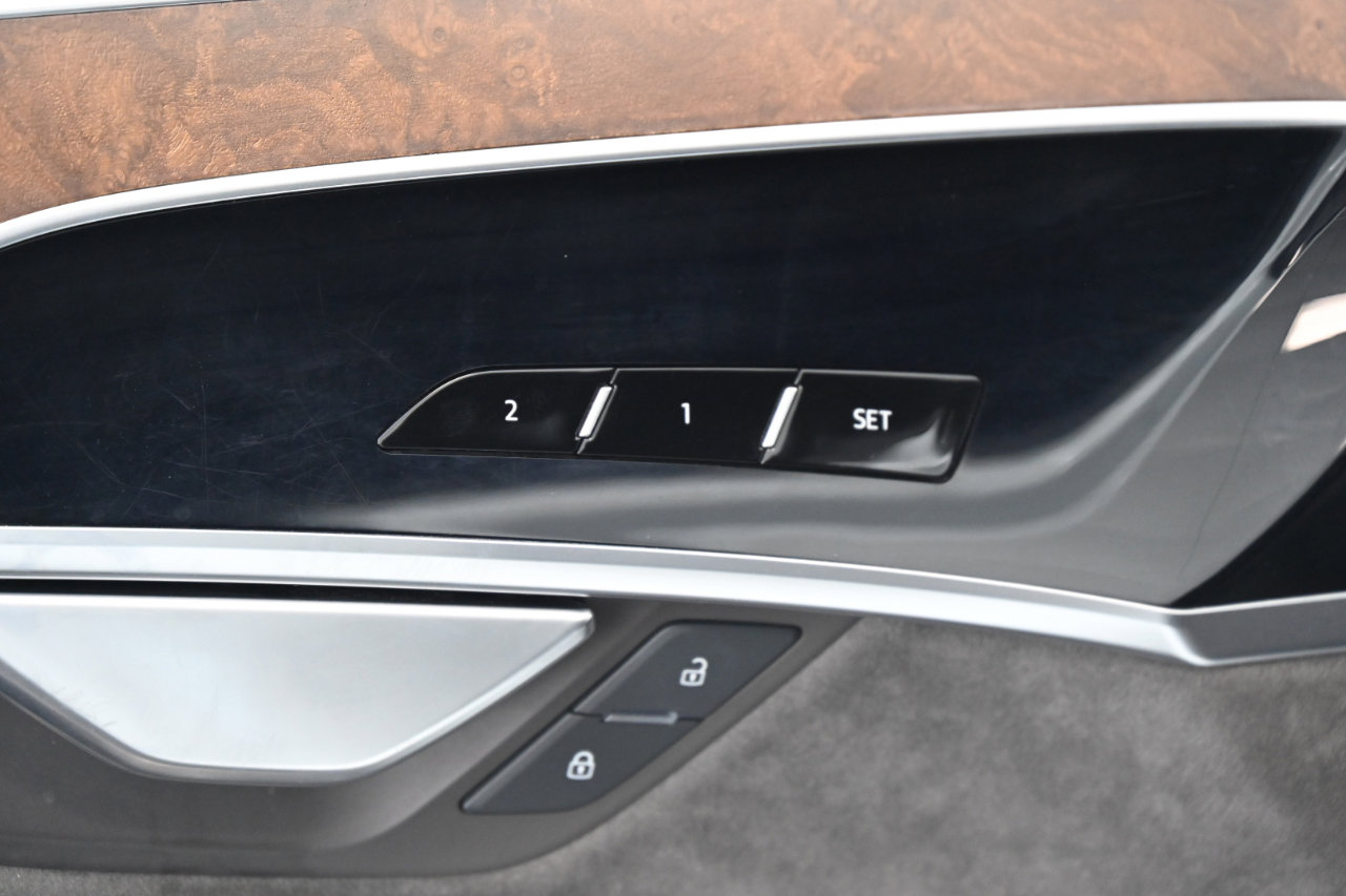 Used 2021 Audi A8 L 3.0T image 15