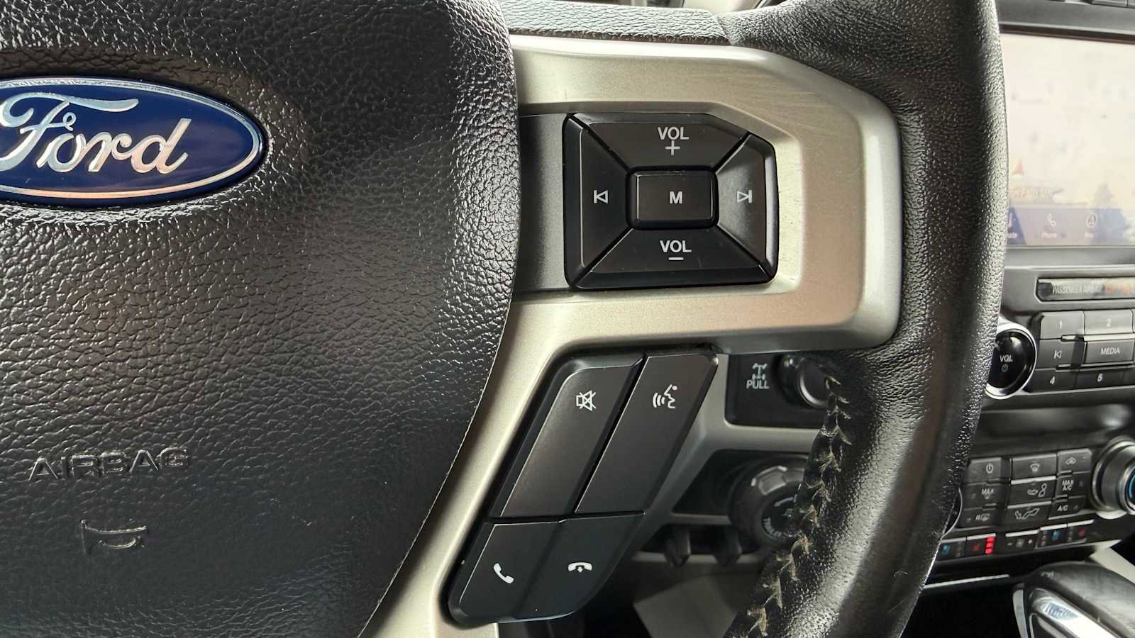 Used 2020 Ford F150 Lariat w/ Equipment Group 502A Luxury AWD/4WD image 16