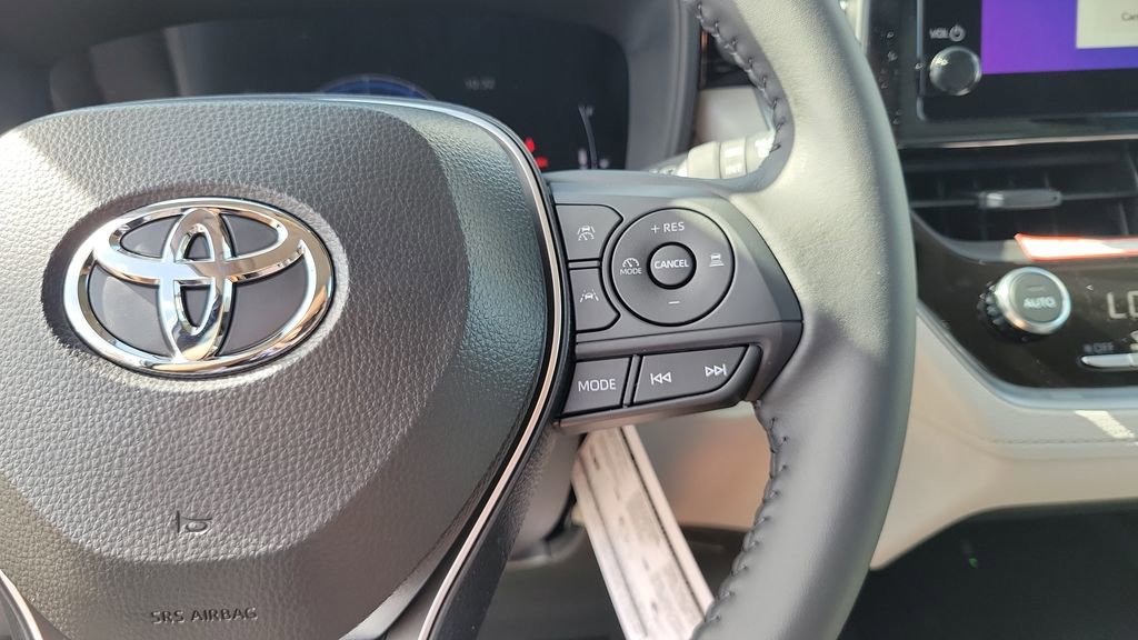 Used 2026 Toyota Corolla Cross LE FWD image 22