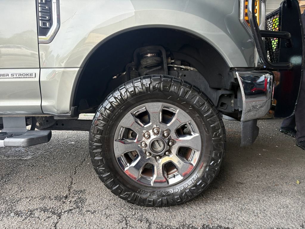 Used 2019 Ford F250 Lariat w/ Lariat Ultimate Package image 23