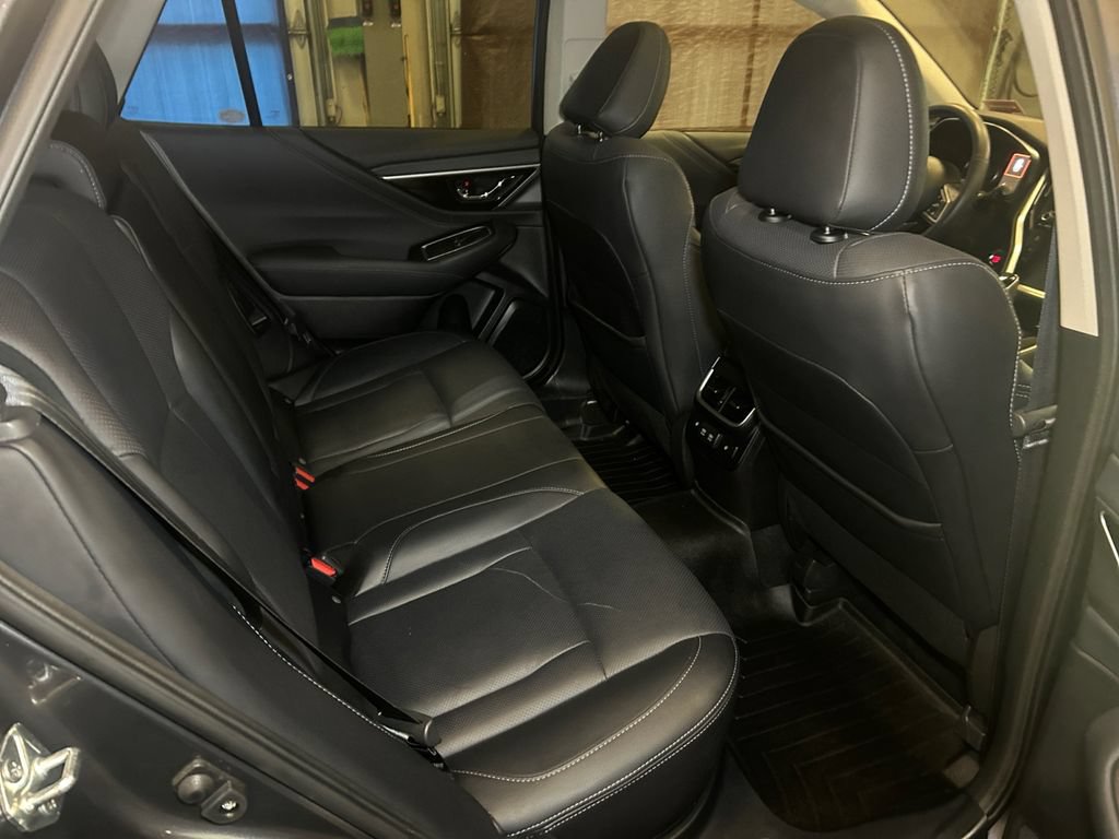 Used 2022 Subaru Outback Limited AWD/4WD image 17
