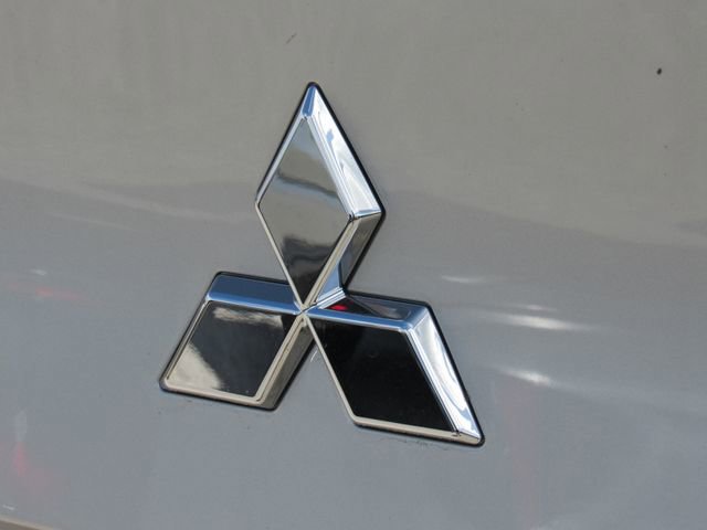 New 2026 Mitsubishi Outlander ES image 13