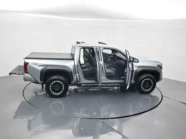 Used 2024 Toyota Tacoma TRD Off-Road AWD/4WD image 45