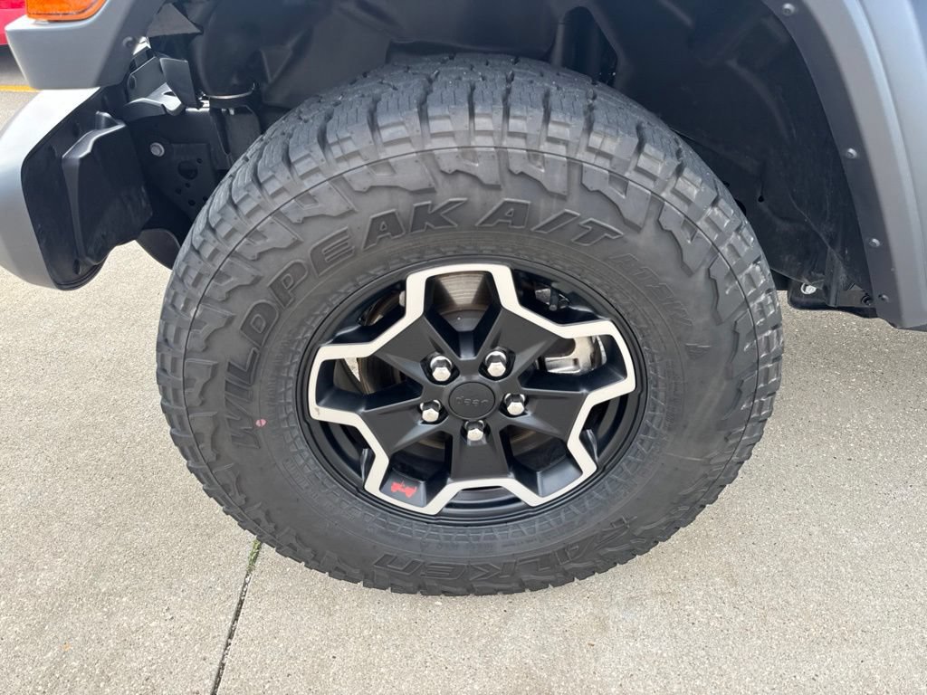 Certified 2024 Jeep Gladiator Sport AWD/4WD image 5