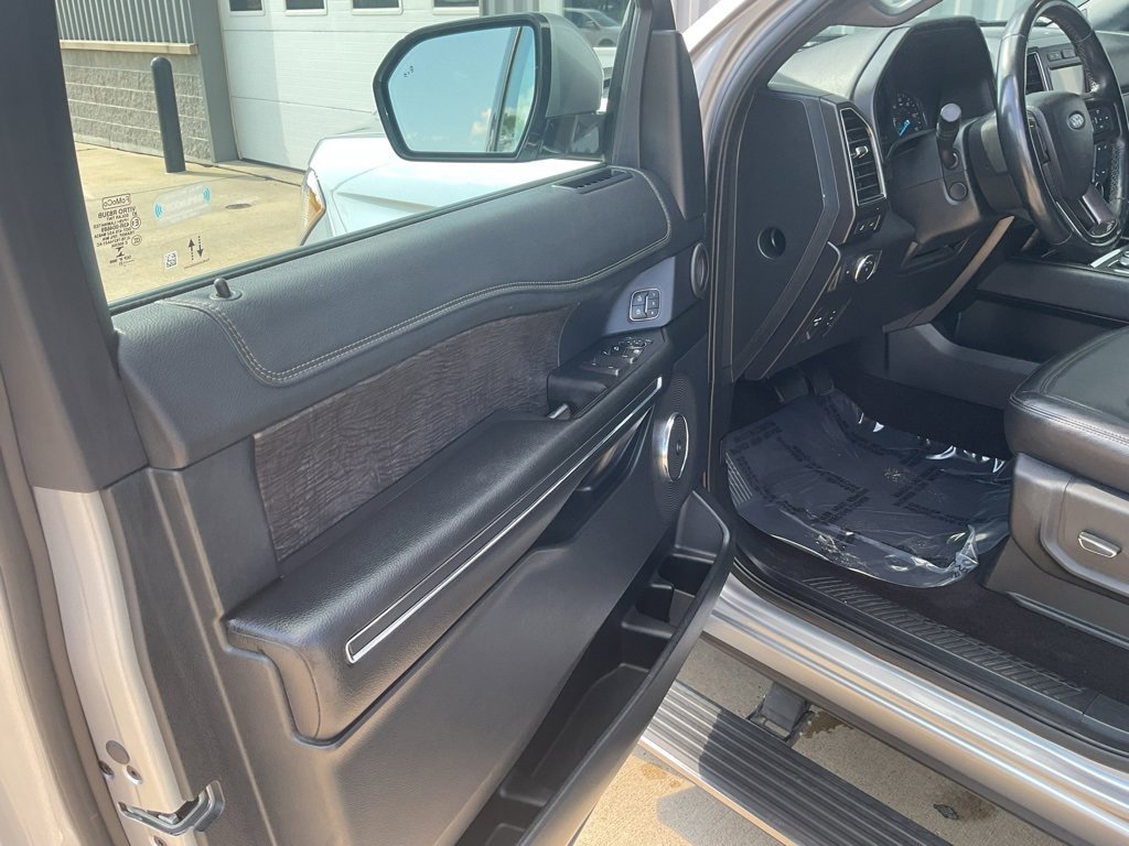 Used 2021 Ford Expedition Max Limited image 9