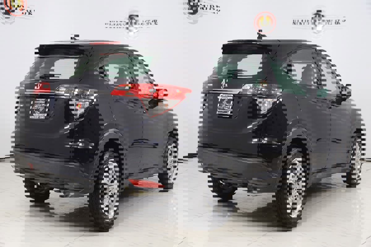 Used 2021 Honda HR-V LX image 3