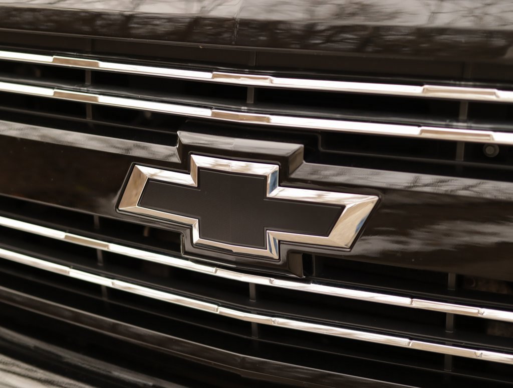 Used 2016 Chevrolet Silverado 2500 LTZ w/ Custom Sport Edition image 36