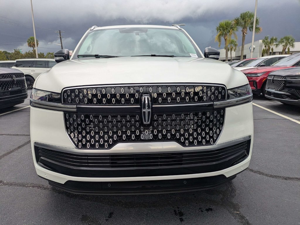 New 2027 Lincoln Navigator Reserve AWD/4WD image 9