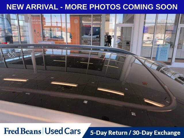 Used 2022 Volkswagen Taos SE w/ Panoramic Sunroof Package image 10