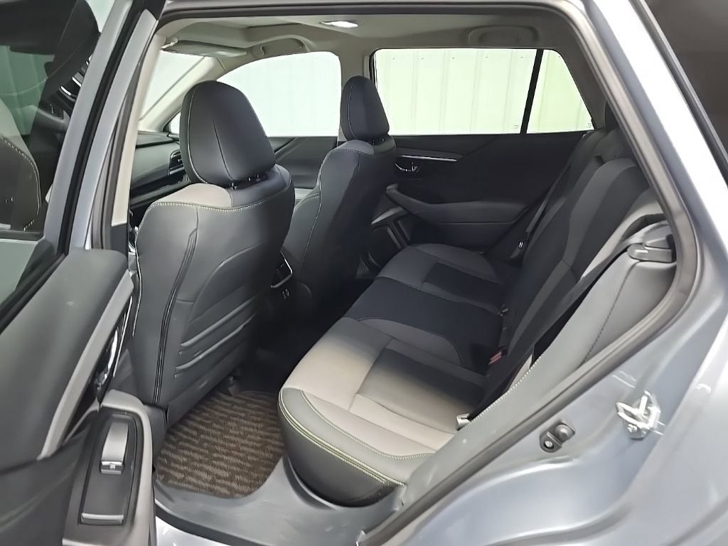 Used 2023 Subaru Outback Onyx Edition image 32