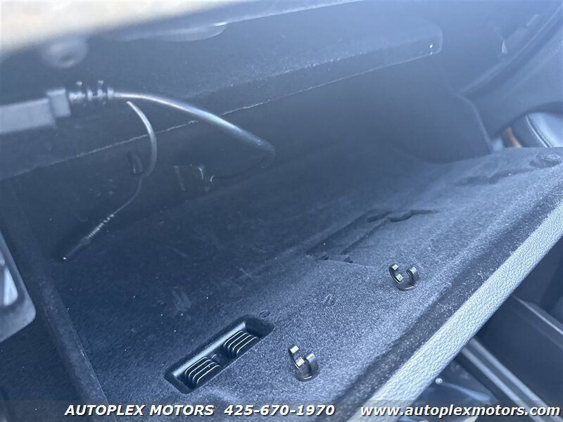 Used 2011 Mercedes-Benz E 550 Sedan image 28