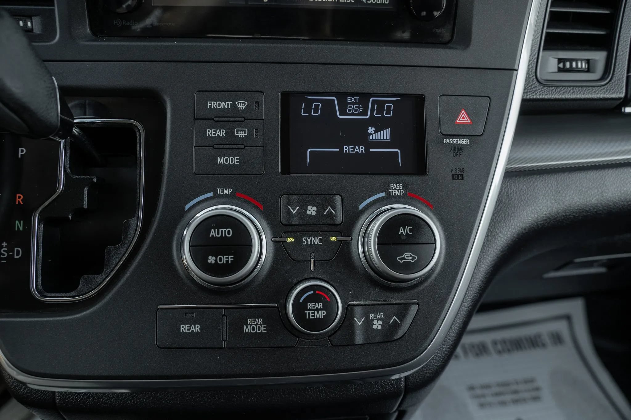 Used 2015 Toyota Sienna SE FWD image 26