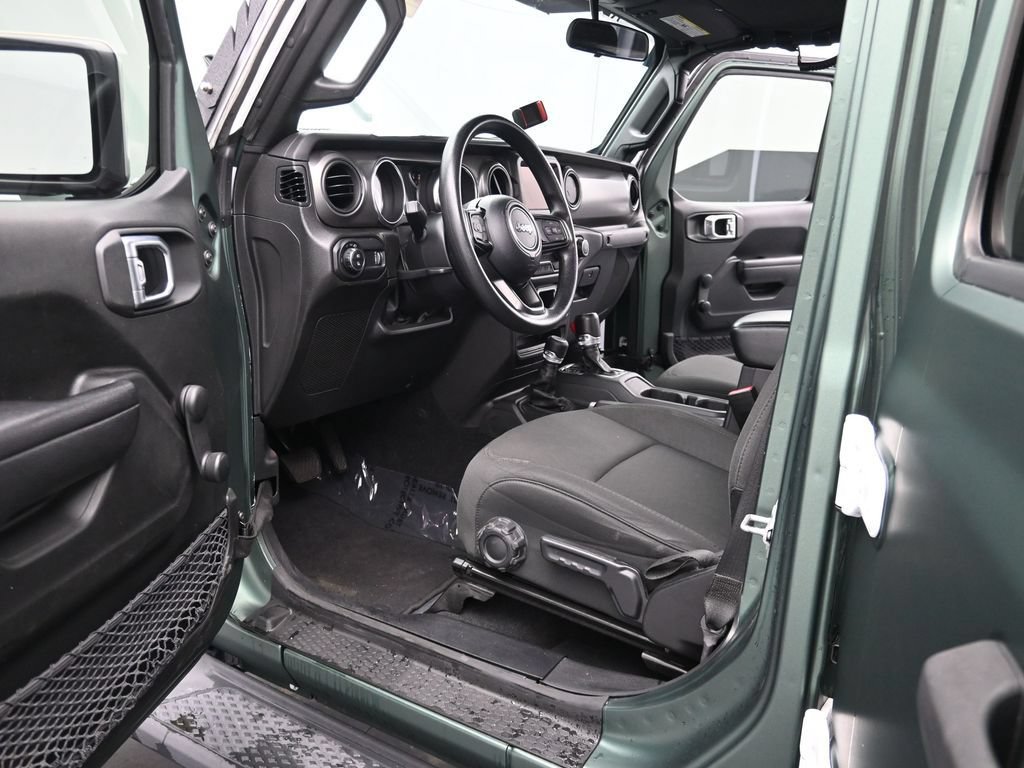 Used 2023 Jeep Gladiator Sport AWD/4WD image 15