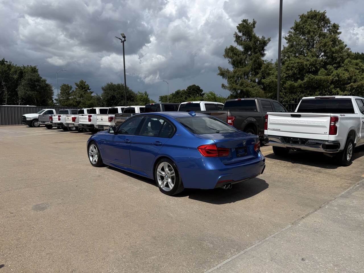 Used 2017 BMW 330e RWD image 4