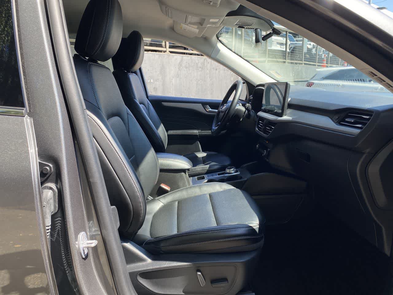 Used 2025 Ford Escape Platinum AWD/4WD image 19
