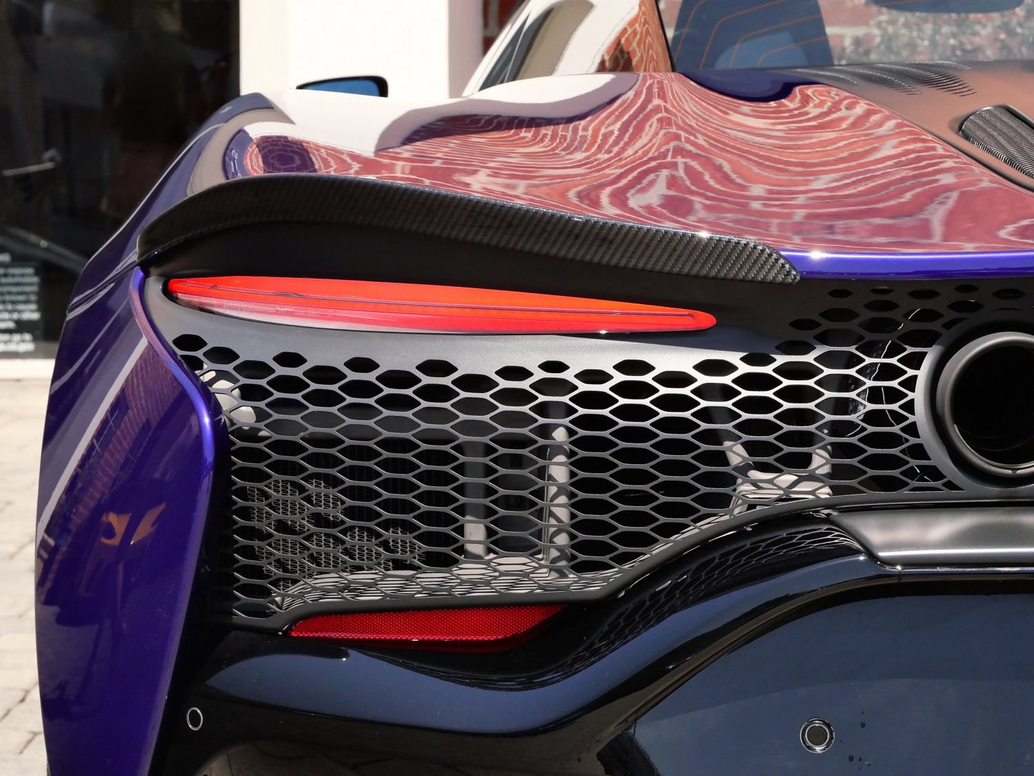 Used 2023 McLaren Artura RWD image 15