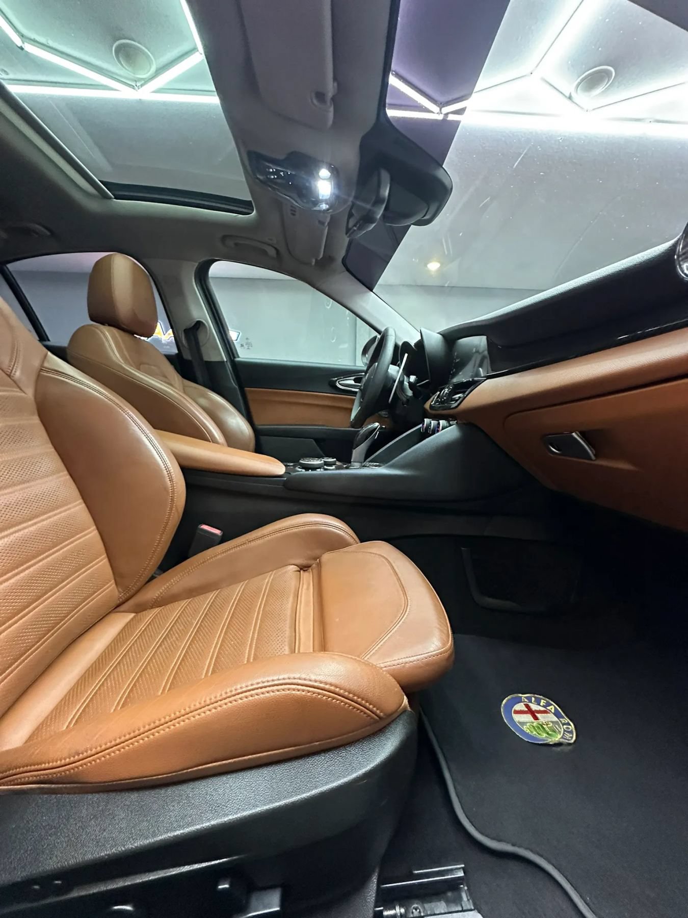 Used 2018 Alfa Romeo Giulia Ti Sport w/ Quick Order Package 22U Sport RWD image 38