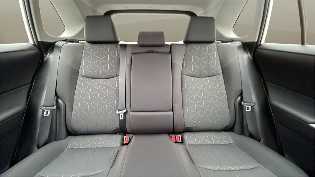 Used 2022 Toyota RAV4 XLE w/ Carpet Mat Package (TMS) image 16
