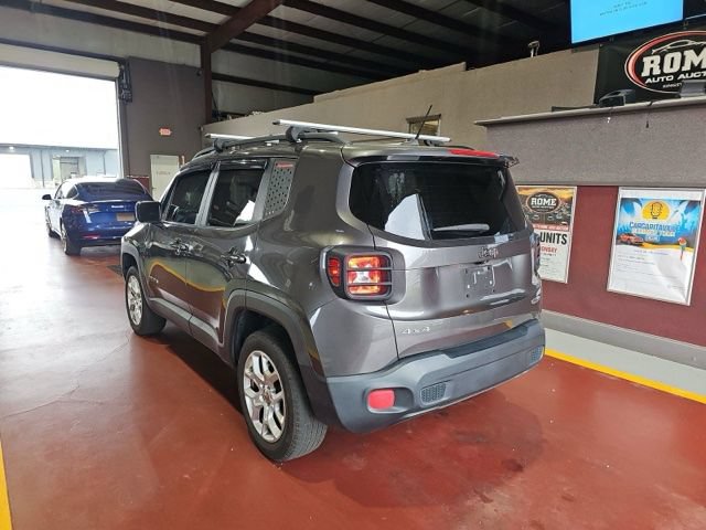Used 2017 Jeep Renegade Latitude w/ Cold Weather Group AWD/4WD image 3