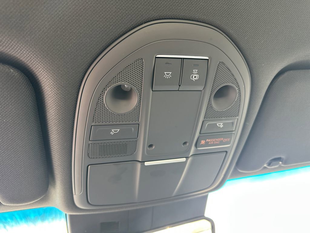 Used 2023 Genesis G70 3.3T AWD/4WD image 34