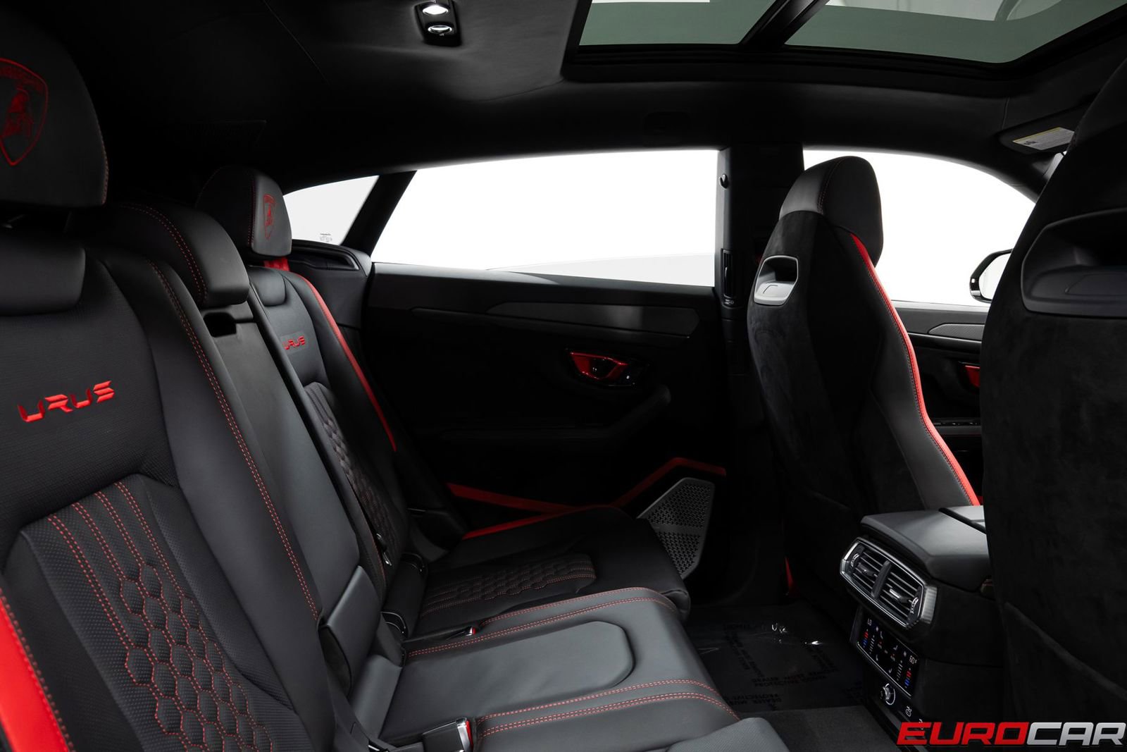 Used 2024 Lamborghini Urus Performante AWD/4WD image 46