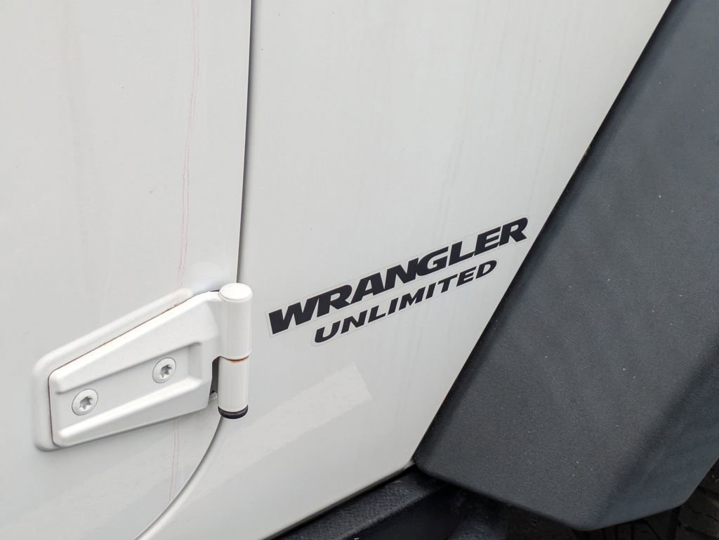 Used 2015 Jeep Wrangler Unlimited Willys image 8