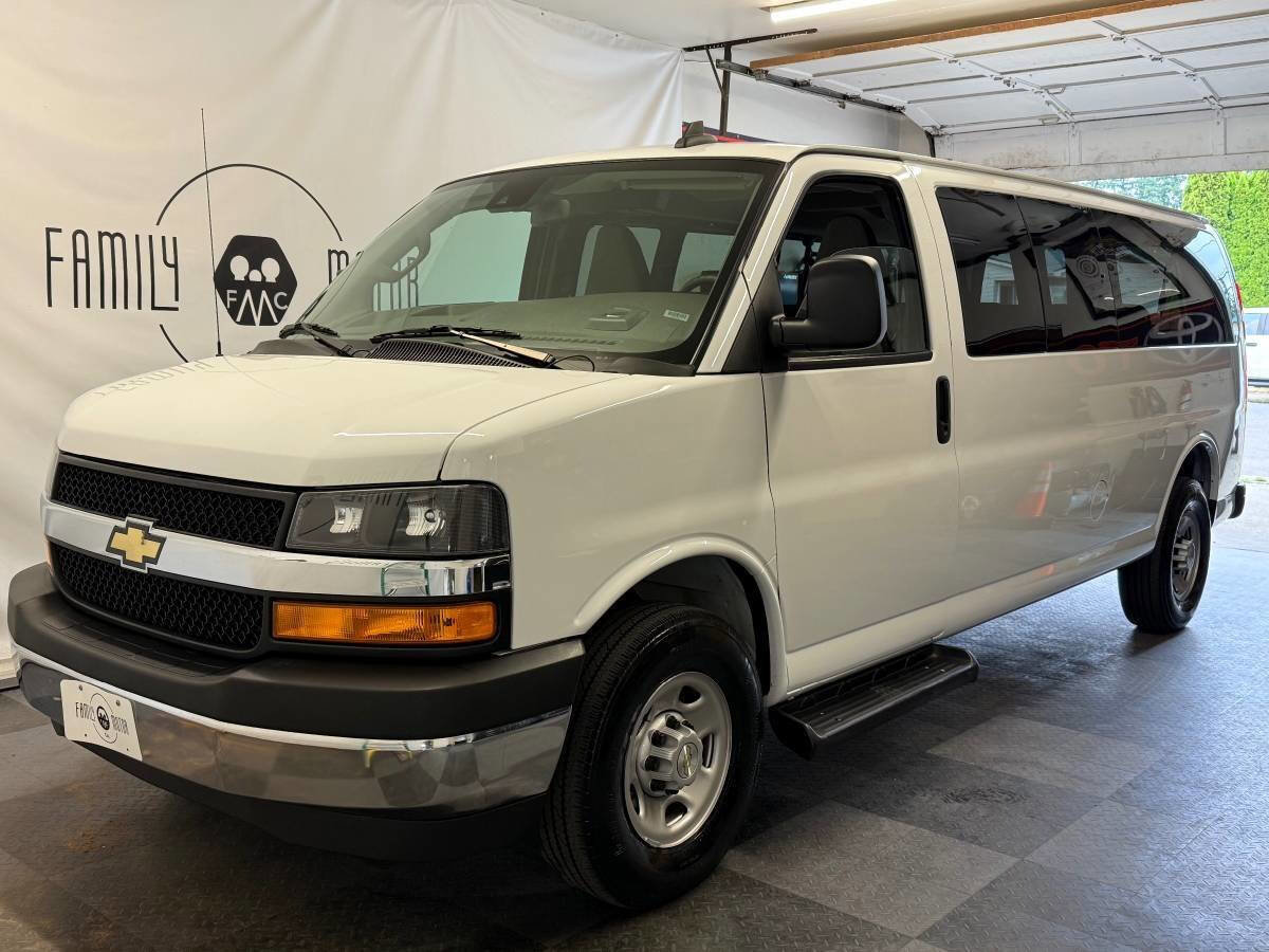 Used 2023 Chevrolet Express 3500 LT w/ LT Preferred Equipment Group image 8