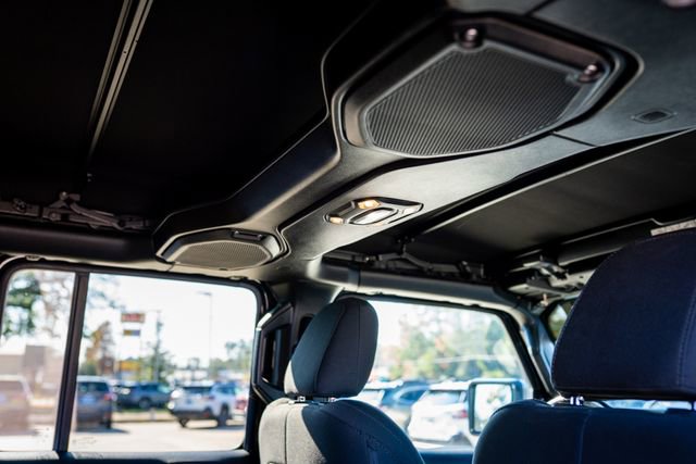 Used 2020 Jeep Wrangler Unlimited Sahara image 14