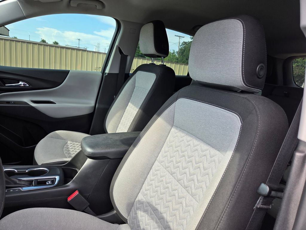 Used 2023 Chevrolet Equinox LS FWD image 11