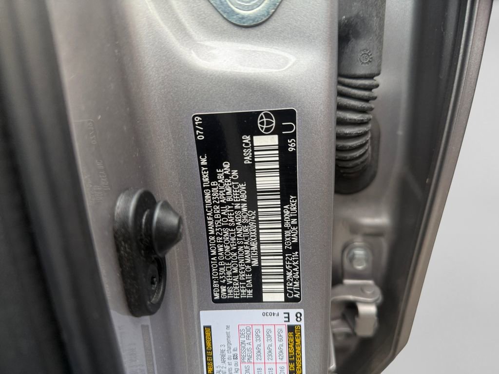 Used 2019 Toyota C-HR XLE image 28