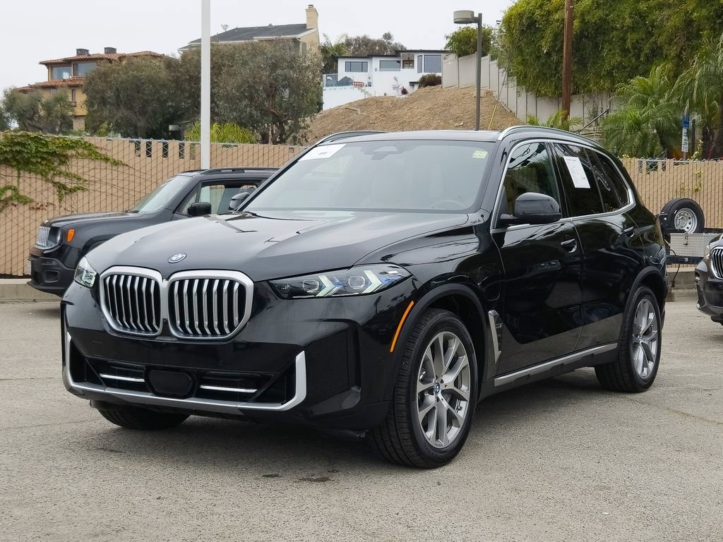 Certified 2024 BMW X5 xDrive50e w/ Premium Package AWD/4WD image 2