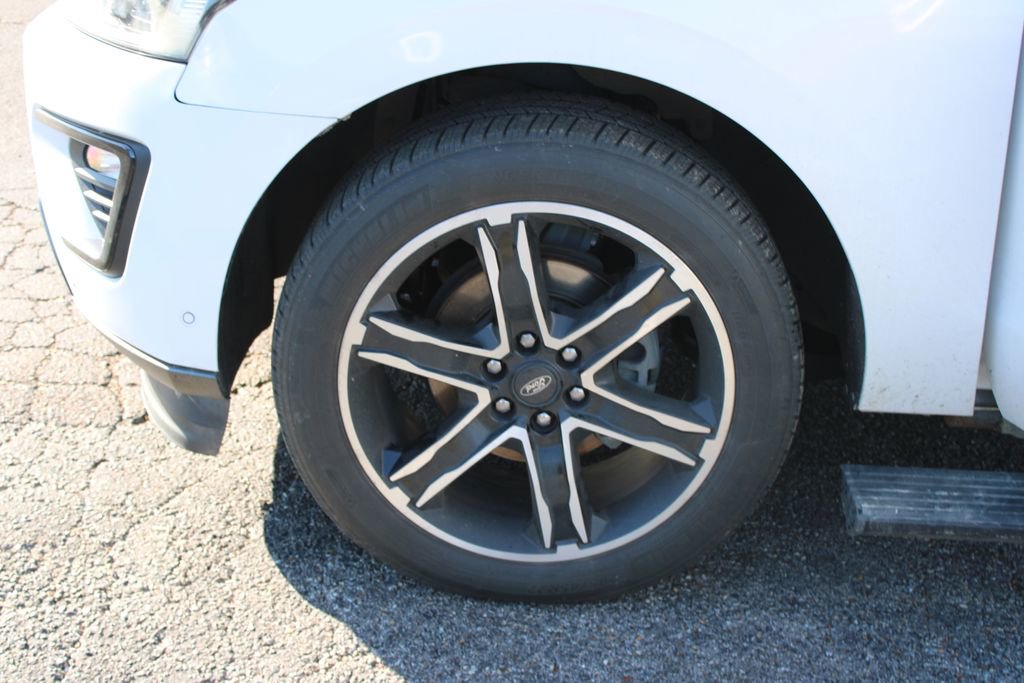 Used 2019 Ford Expedition Limited w/ Equipment Group 303A image 37