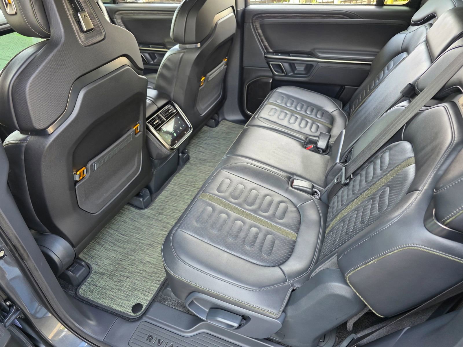 Used 2022 Rivian R1S Launch Edition image 37