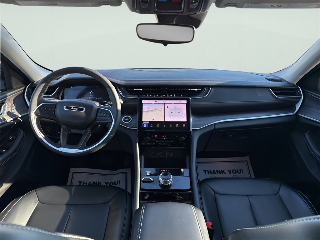 Used 2023 Jeep Grand Cherokee Limited w/ Black Appearance Package image 12