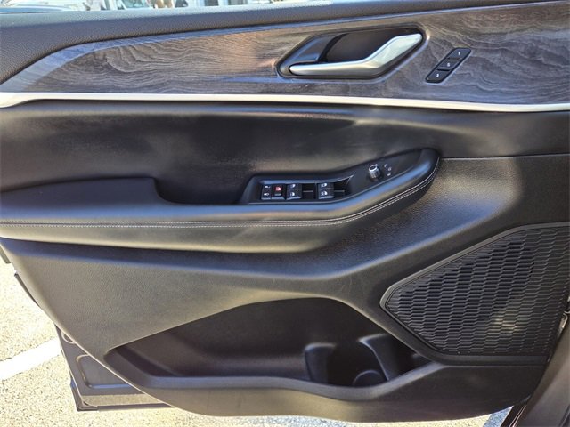 Used 2024 Jeep Grand Cherokee L Limited w/ Luxury Tech Group II image 31